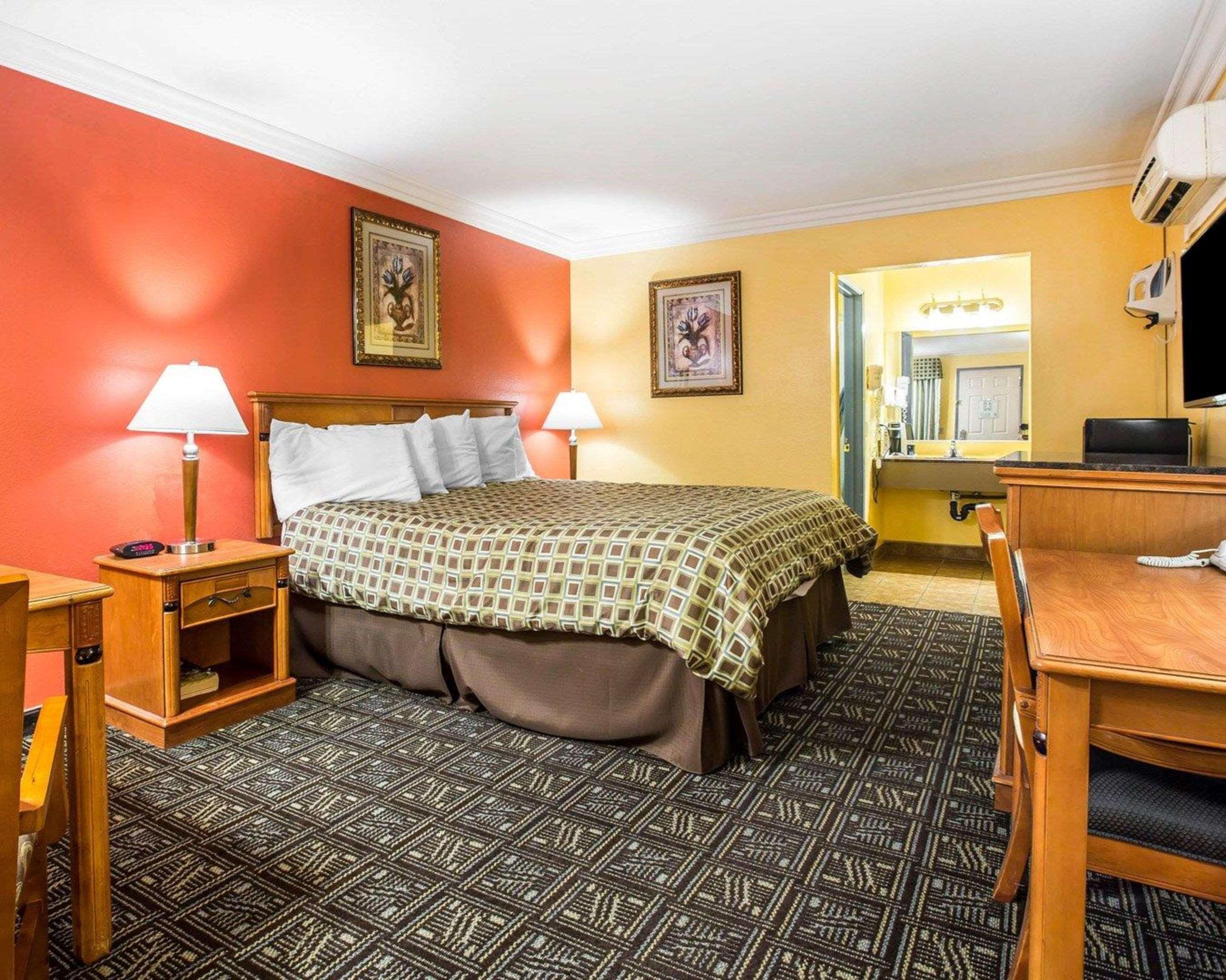 Rodeway Inn Old Town Temecula Buitenkant foto